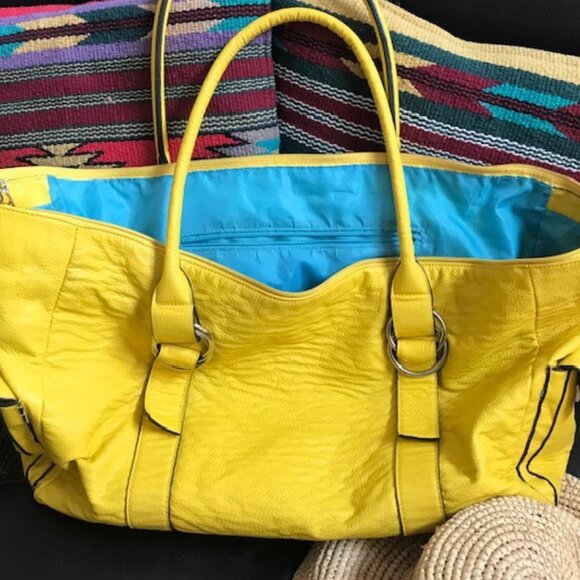 VINTAGE BUENO COLLECTION BRIGHT YELLOW TEXTURED 23" WEEKENDER OVERNIGHT TOTE BAG - Picture 1 of 16